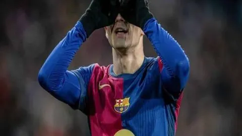 门希克逆风翻盘夺大师赛冠军，德约止步百冠之路，冠军易主成新篇章。